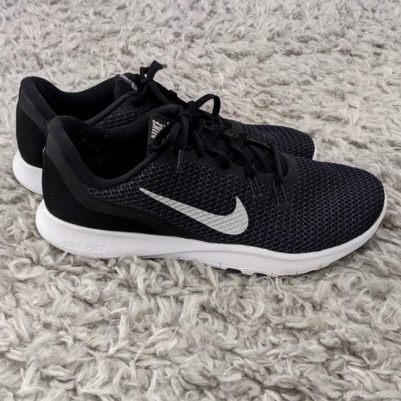 nike training flex sneakers